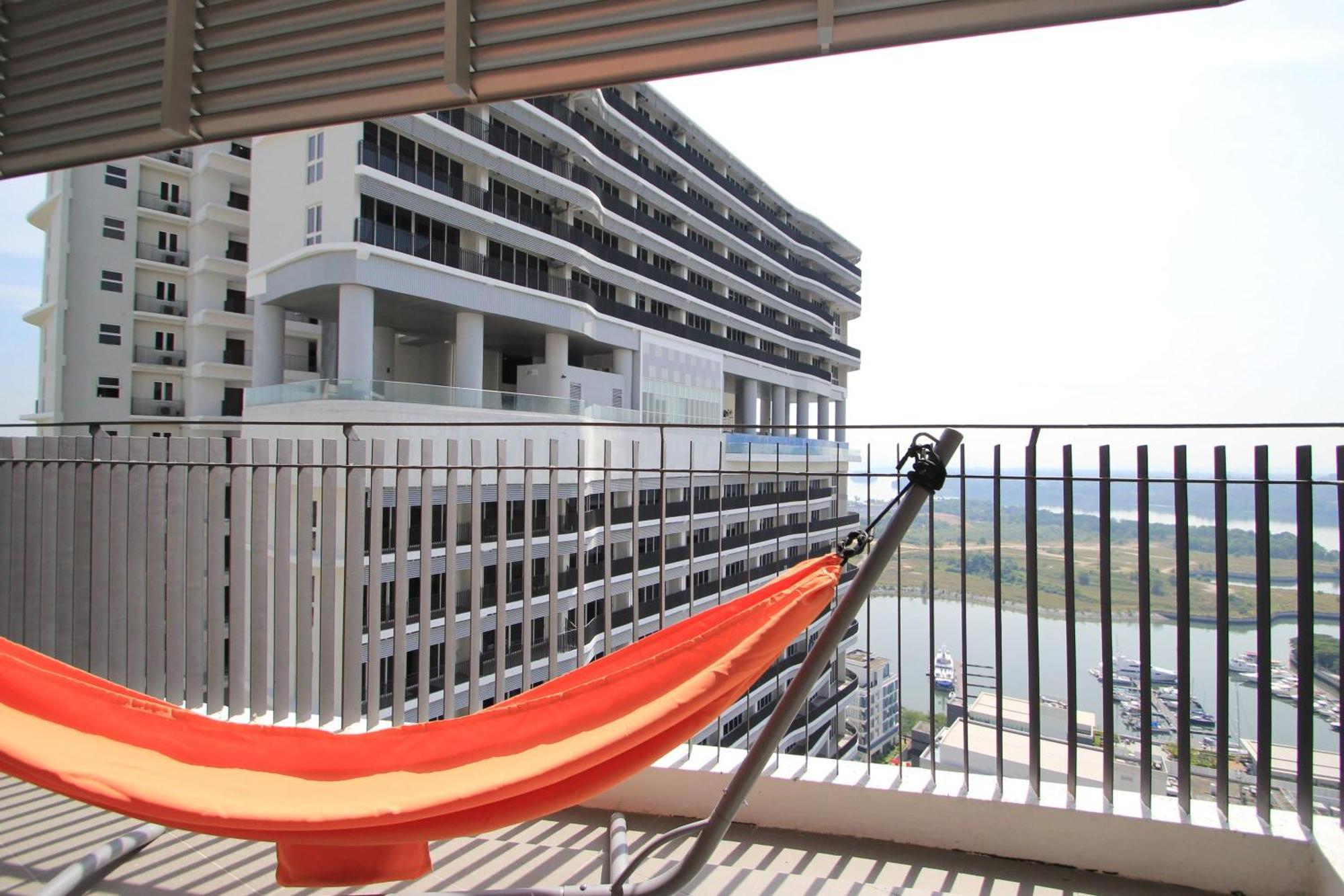 Ferienwohnung Cozy, High-Floor 2Br Apt Near Legoland Nusajaya  Exterior foto